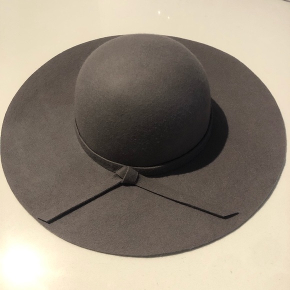 NWOT Grey Wool Hat - Picture 1 of 2